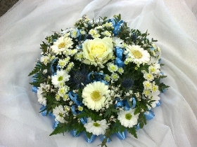 BLUE AND WHITE POSY PAD